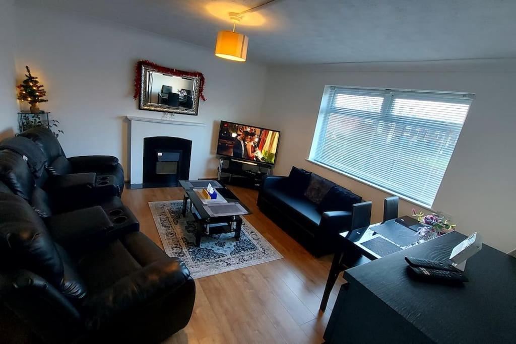 Maisonette With Patio 1 Double Bed Urmston Exterior foto
